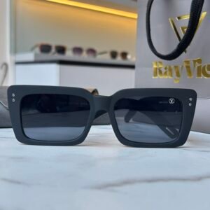 Louis Vuiton M02